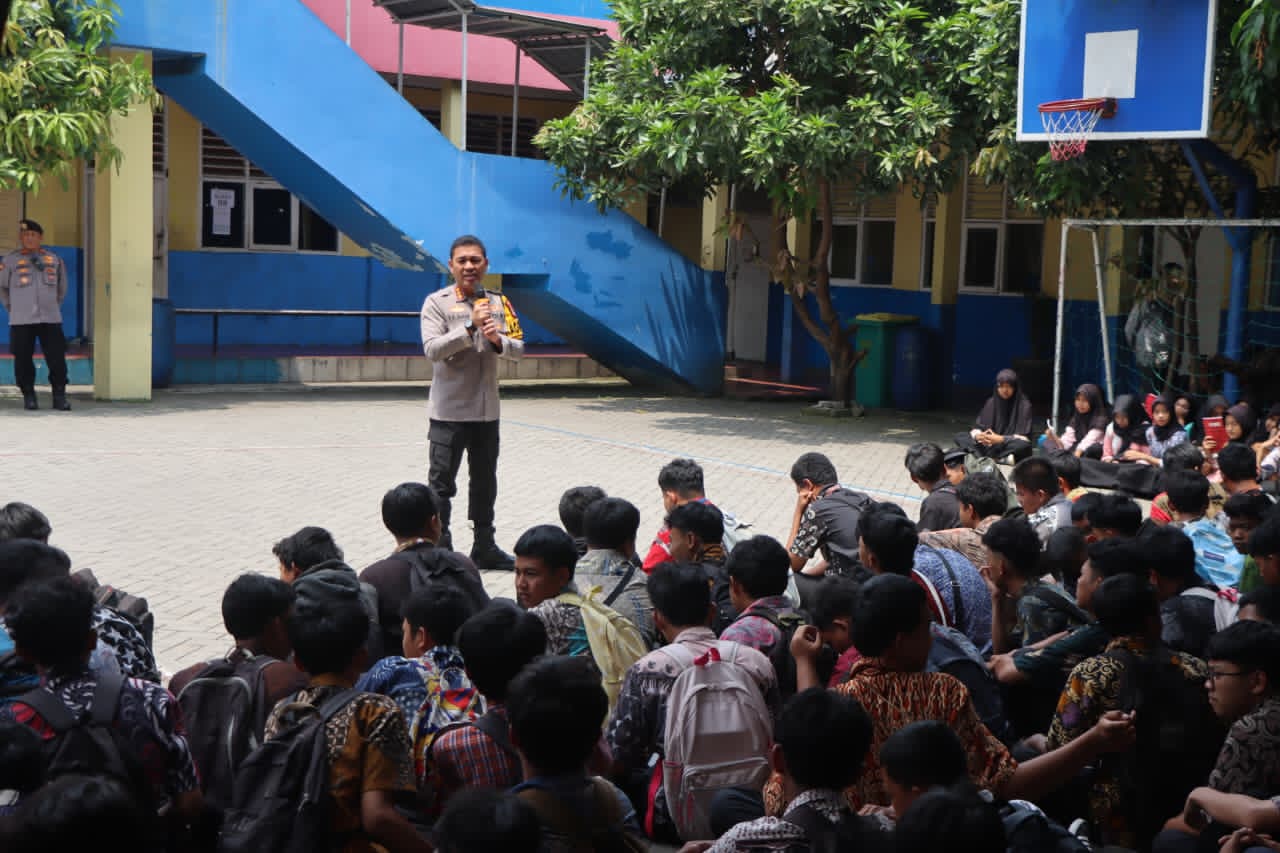 Kapolres Metro Tangerang Kota Gelar Mitigasi Dan Silaturahmi Kamtibmas Di SMK Voctech 1 Kota Tangerang
