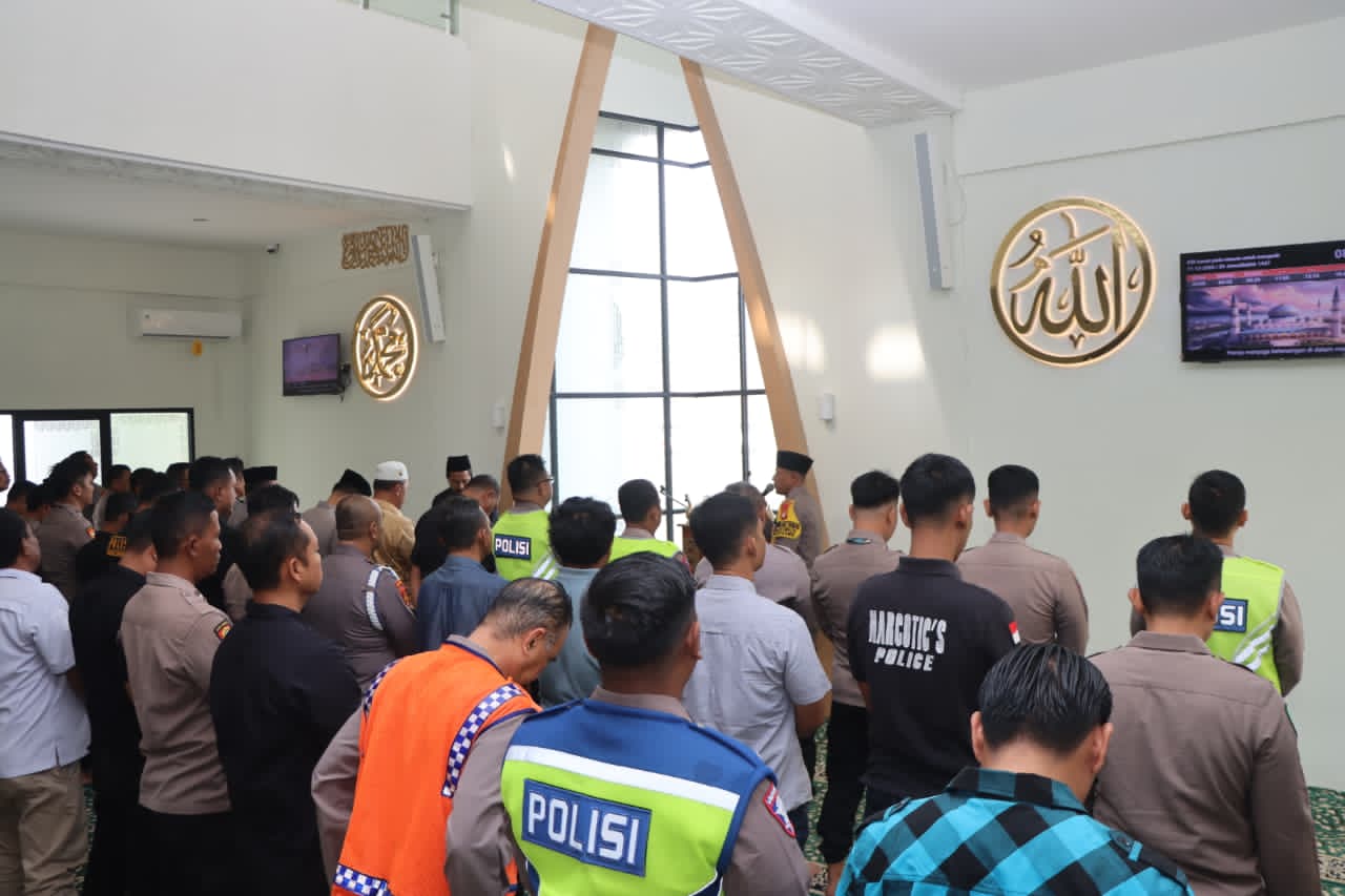 Jajaran Polres Metro Tangerang Kota Lakukan Sholat Gaib Doakan Warga Aceh, Sumatera Utara Dan Sumatera Barat Yang Terkena Musibah