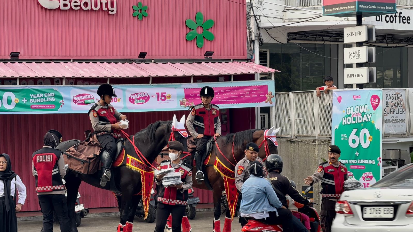 Korsabhara Baharkam Polri Konsisten Gelar “Jumat Berkah” untuk Warga Depok