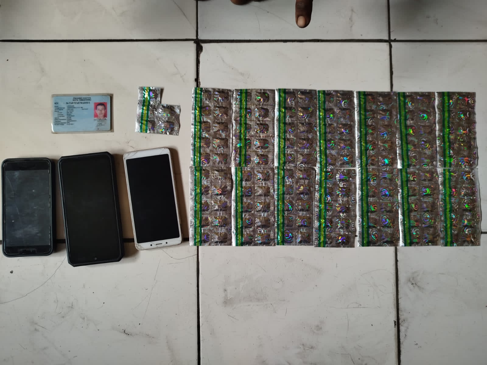 Berawal Dari Informasi Warga, Polisi Amankan 145 Butir Tramadol Di Karawaci