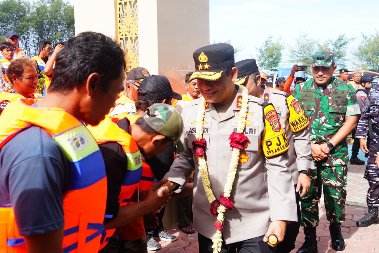 Kapolda Metro Jaya Pimpin Apel 1.000 Nelayan Kamtibmas di Kepulauan Seribu