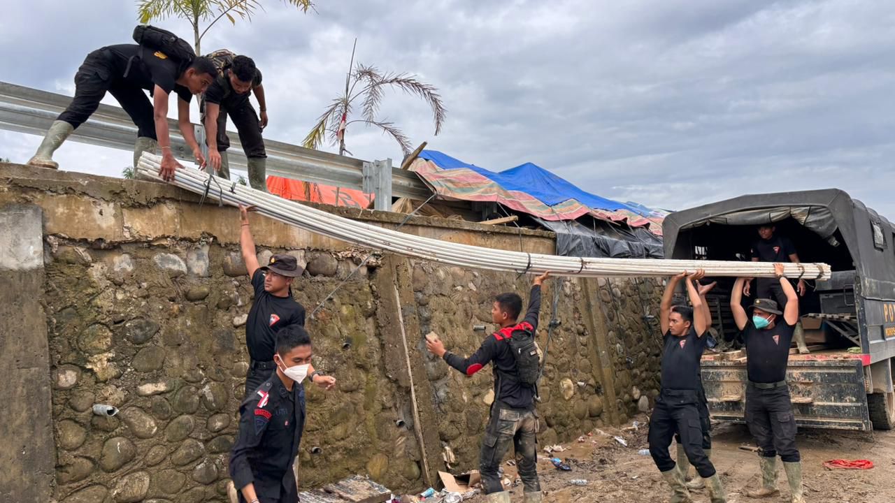 Wujud Kepedulian Nyata untuk Masyarakat, Brimob Polri Bangun MCK Umum di Kuala Simpang, Aceh