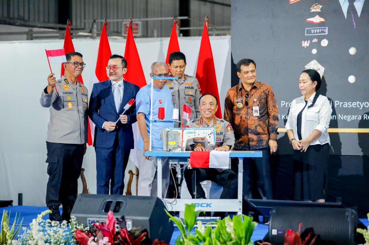 Wakapolri Resmikan Kembali Operasional Pabrik Garmen Wonghang Bersaudara di Pemalang