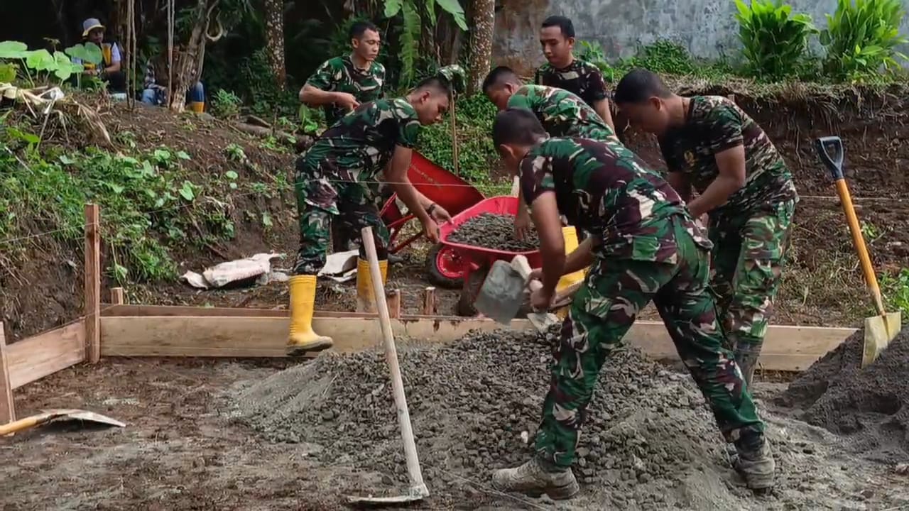 TNI AD dan Pemda Percepat Pembangunan Huntara Pascabencana di Palembayan