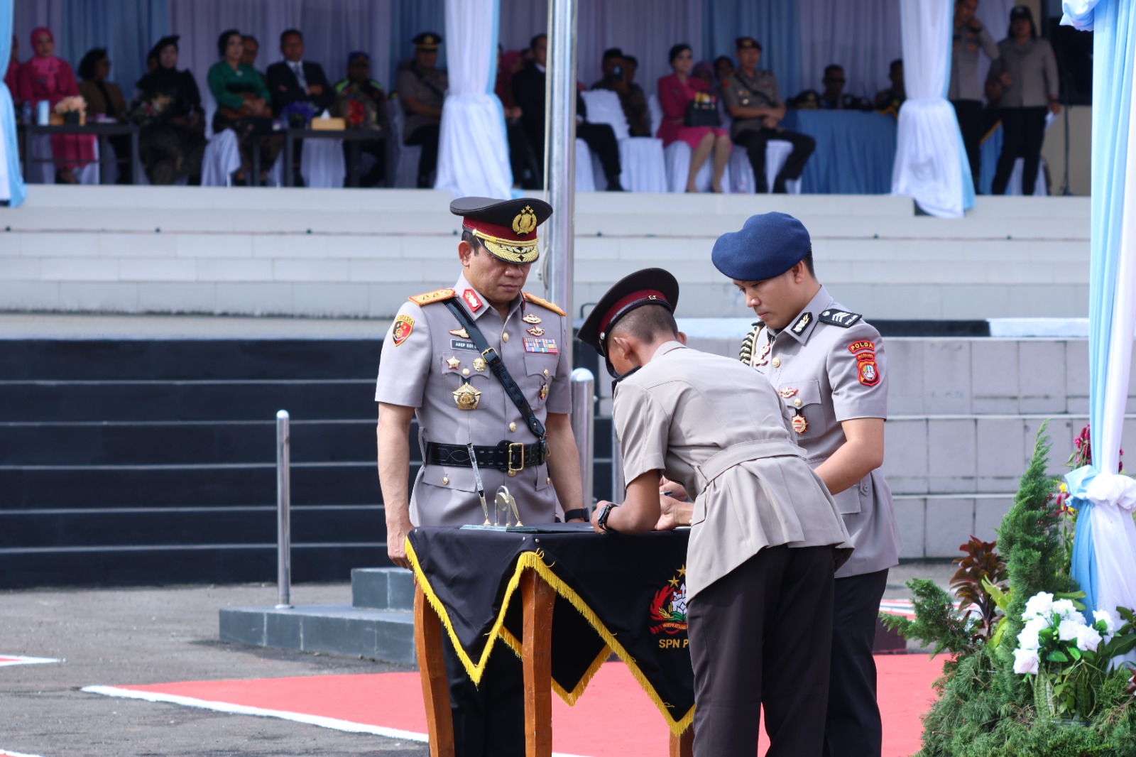 Kapolda Metro Jaya Tutup Pendidikan Pembentukan Bintara Polri di SPN Polda Metro Jaya