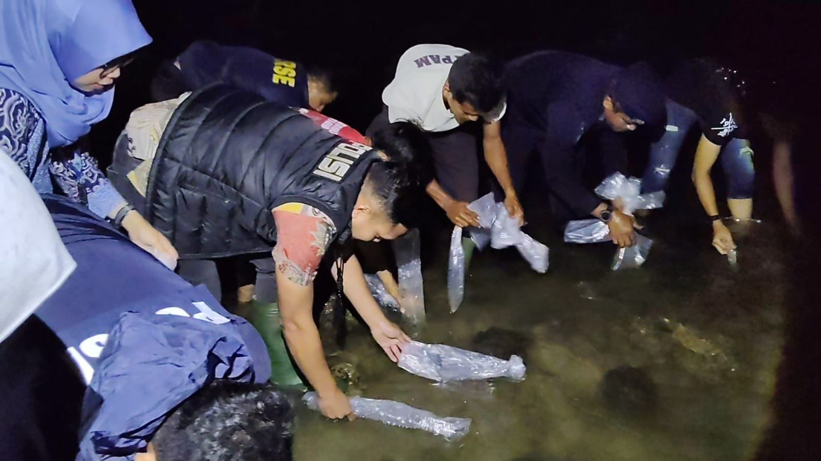 Dukung Kelestarian Laut, Polres Metro Tangerang Kota Lepasliarkan 30.000 BBL Di Pandeglang