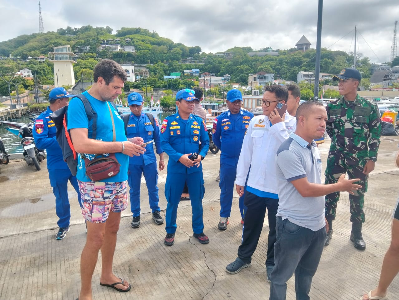 Tim Gabungan Sisir Selat Padar, Cari Korban Kapal Wisata KM Putri Sakinah yang Tenggelam