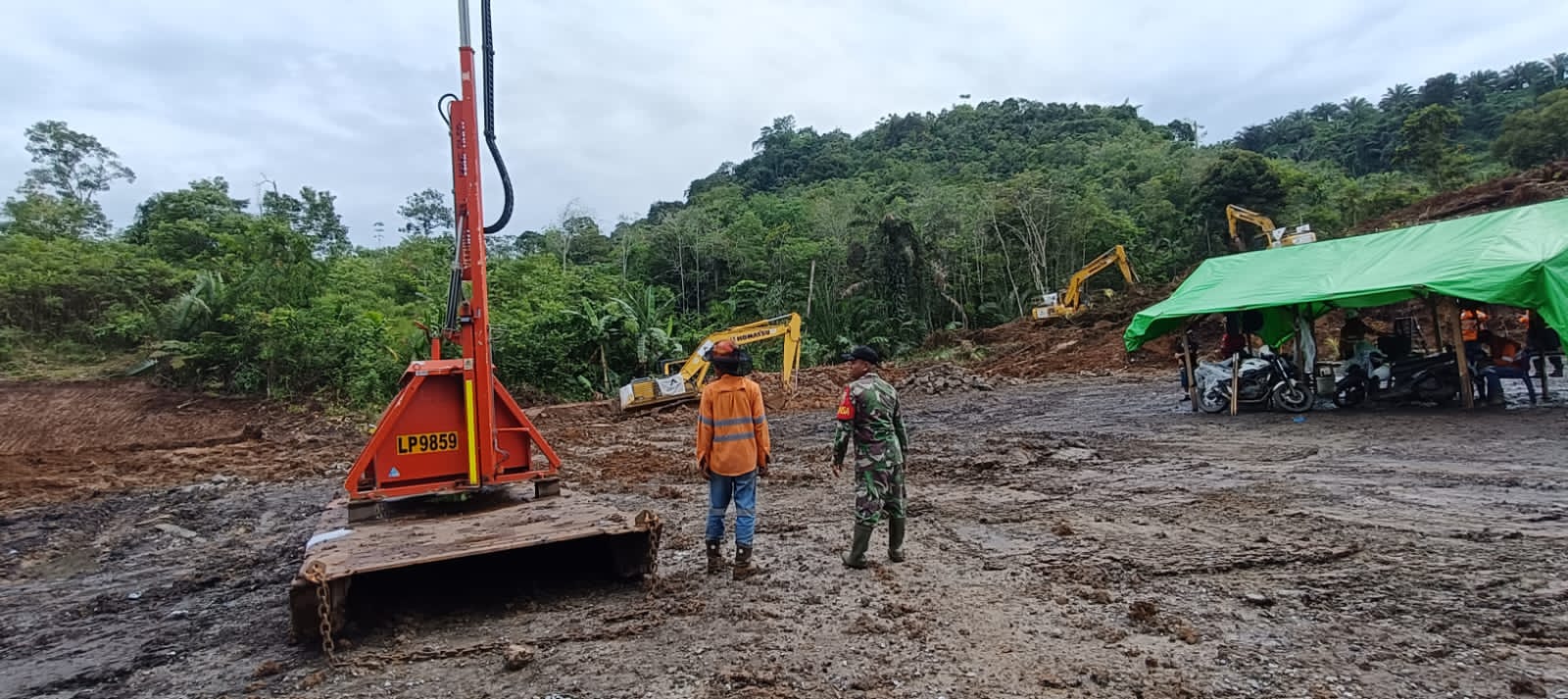 Satgas Kodim 0212/TS Tinjau Lahan Huntara Untuk Korban Banjir dan Longsor di Batang Toru
