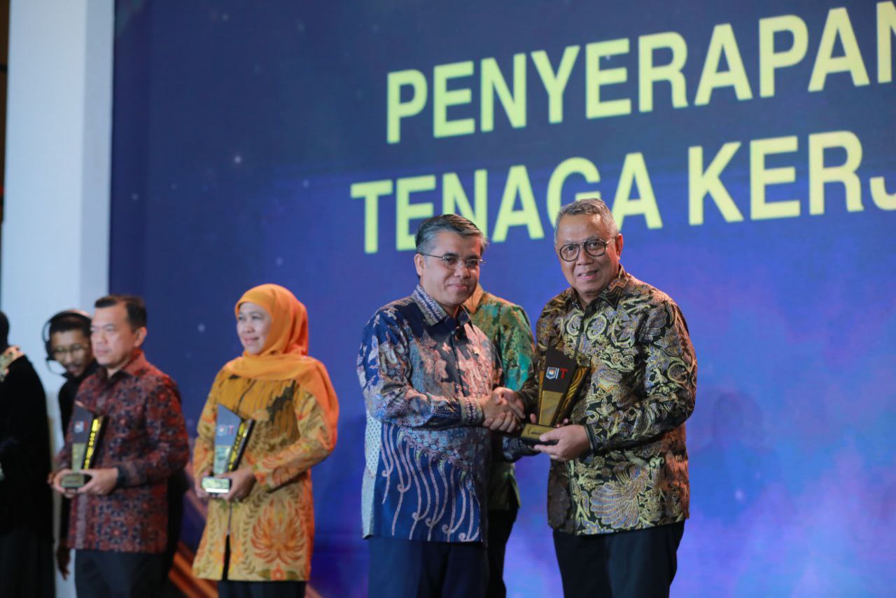 Sukses Tekan Pengangguran Terbuka, Pemkot Tangsel Raih Penghargaan dari Kemendagri RI