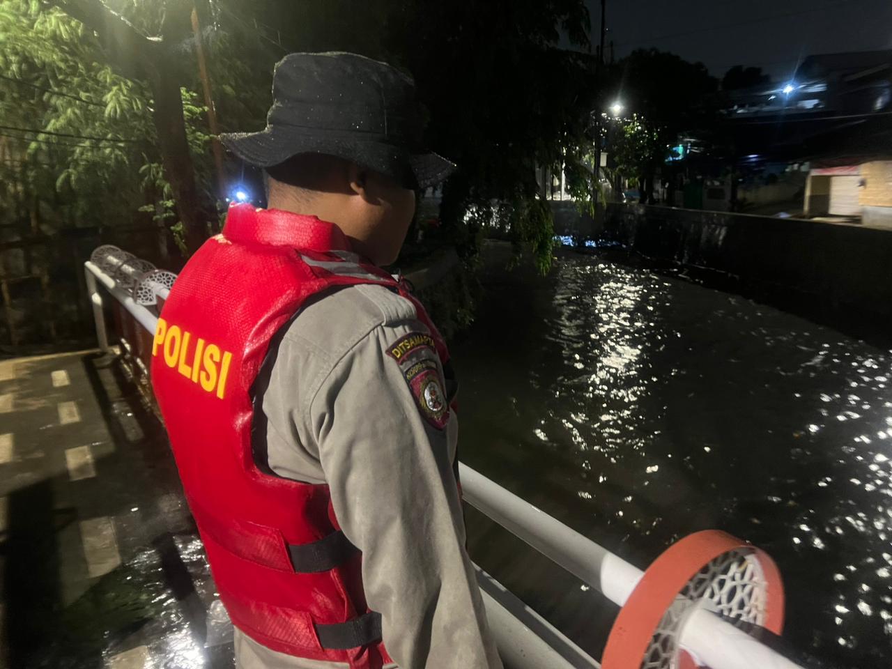 Patroli Jaga Jakarta Sie Pammat Direktorat Samapta Polda Metro Jaya Siaga Bencana Di Pondok Karya