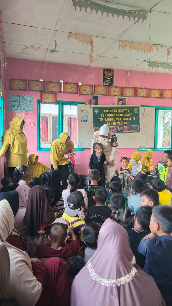 Tim Kesehatan Gabungan Beri Pelayanan Medis dan _Trauma Healing_ bagi Korban Banjir di Bener Meriah