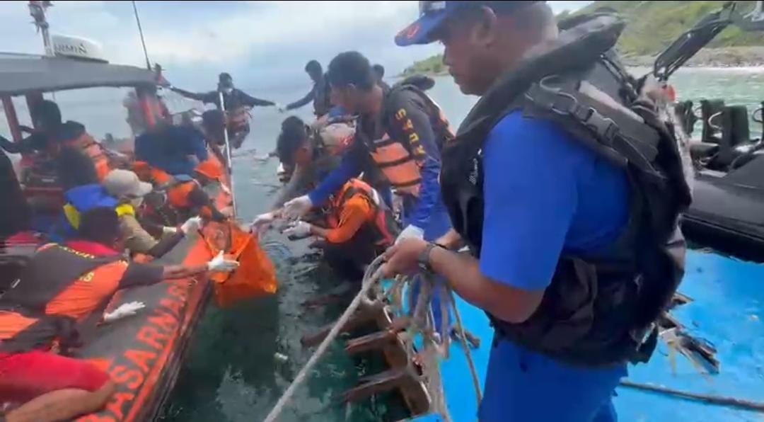 Polda NTT Konfirmasi Penemuan Satu Lagi Jenazah di Bangkai KM Putri Sakinah