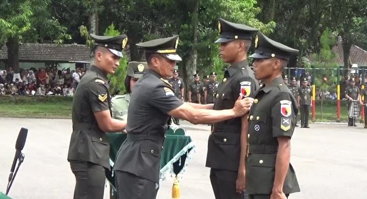 Ribuan Bintara TNI AD Resmi Dilantik, Pangdam V/Brawijaya : Ini Baru Langkah Awal Pengabdian