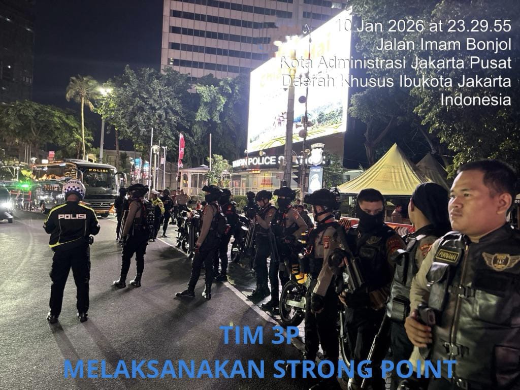 Patroli JAGA JAKARTA Perintis Presisi PMJ Gagalkan Aksi Tawuran, Amankan 10 Remaja dan Senjata Tajam