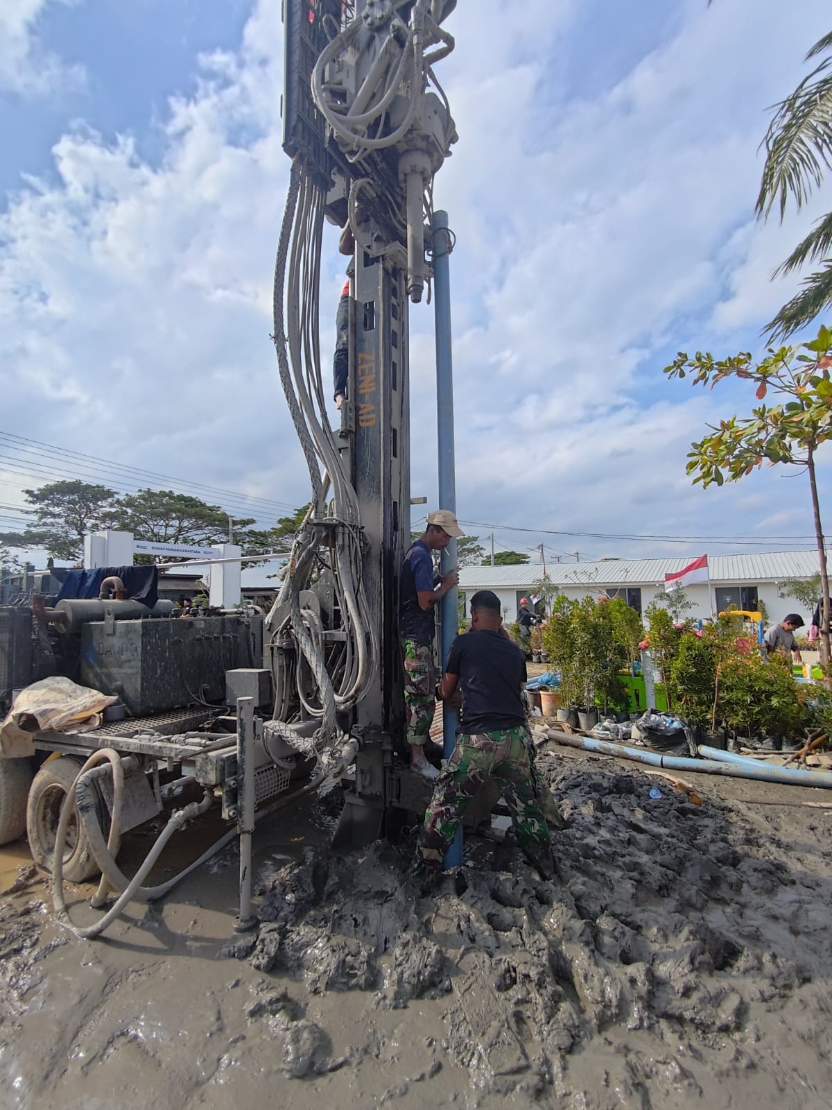 Krisis Air Bersih Pasca Banjir Bandang, TNI AD Bangun Sumur Bor di Aceh