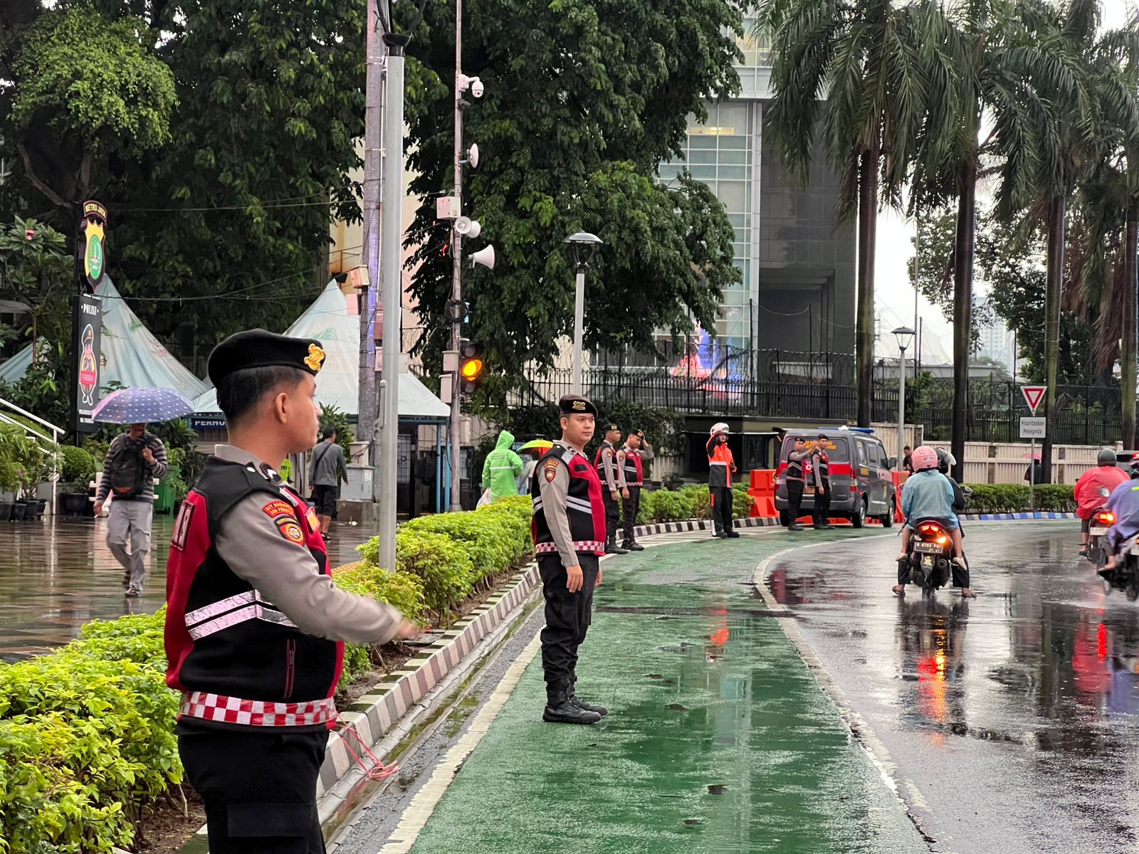 Ciptakan Kondusifitas Ibu Kota Personel Datasemen Perintis Samapta Polda metro jaya Intensifkan Pengamanan Kawasan Monas