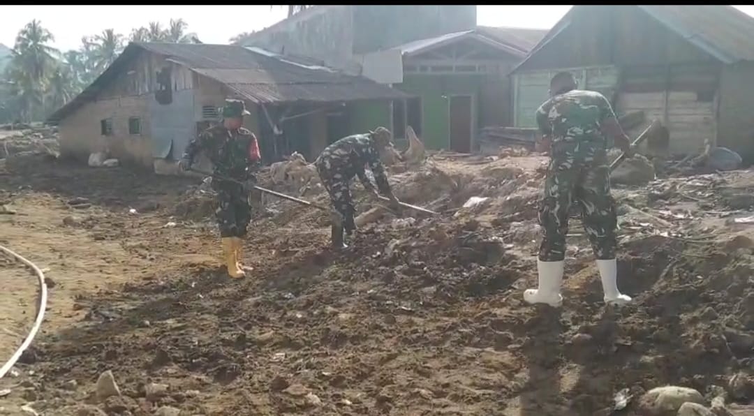 Satgas Gulbencal Kodam I/BB Laksanakan Pembersihan SDN 100704 Hutagodang