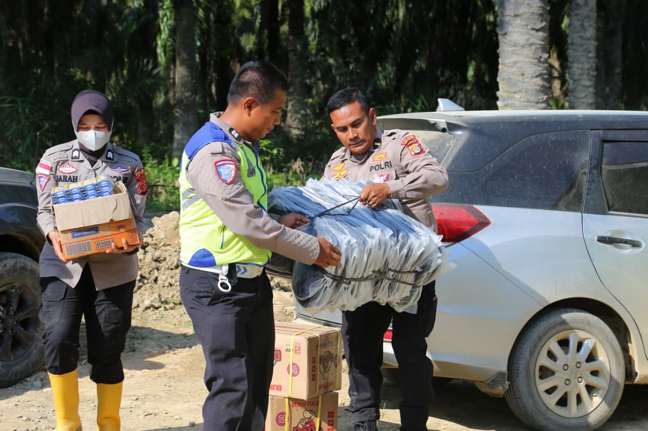 Dari Kepedulian untuk Masa Depan: Polri–Universitas Jambi Bantu Pelajar Aceh Tamiang