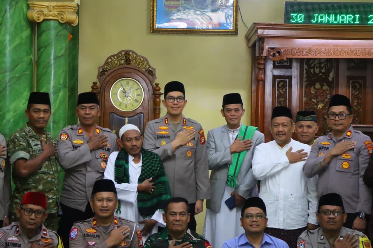 Serap Aspirasi Warga, Wakapolres Metro Tangerang Kota Gelar Jumat Curhat Di Masjid An Nabawi