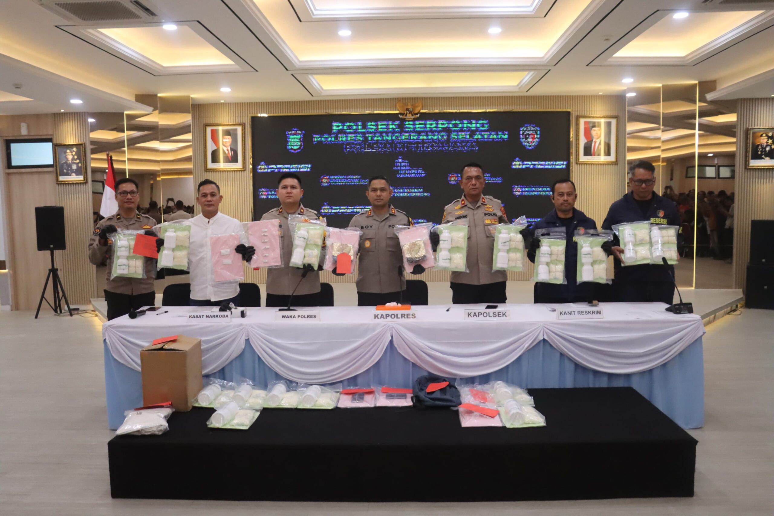 Mendapat Informasi Unit Reskrim Polsek Serpong Gerak Cepat Berhasil Mengamankan Pelaku Membawa Obat Daftar G Keras