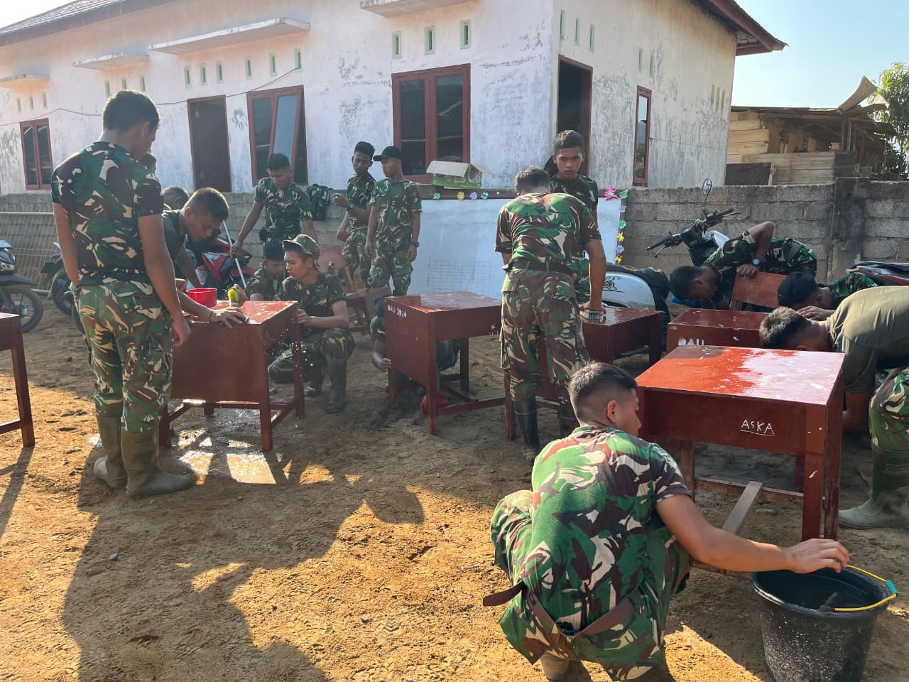 Dibersihkan dan Dicat Ulang, SDN 155680 Bonalumban Kembali Layak untuk Belajar