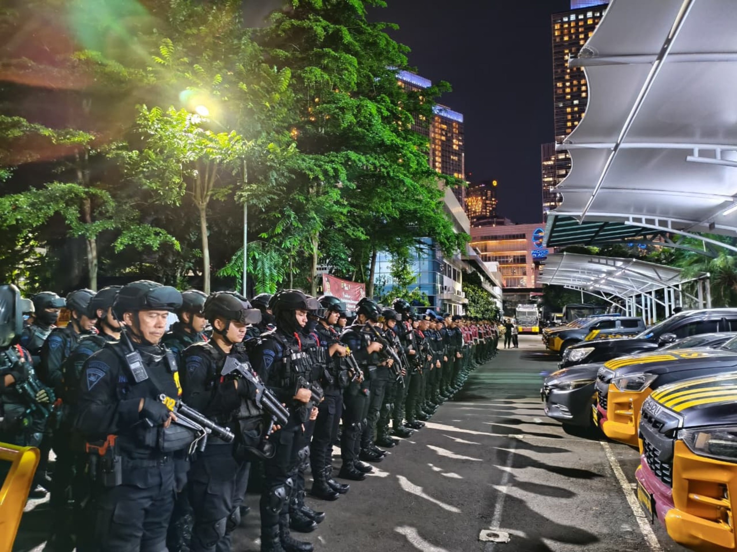 Patroli Gabungan Brimob–Perintis Jaktim Amankan Remaja Bawa Sajam di Kayu Manis