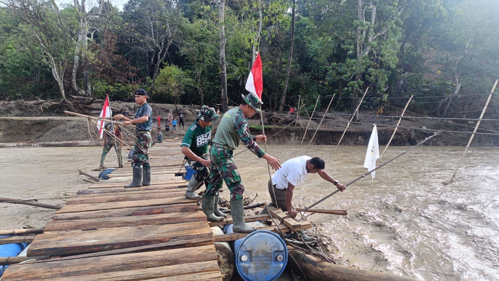 Rusak Pasca Banjir, Kasad Bantu Operasional kembali sejumlah Fasilitas Pendidikan di Aceh