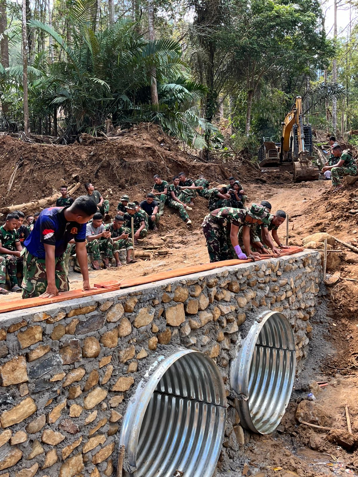 Akses Warga Pulih, Jembatan Aramco di Desa Masundung Siap Digunakan