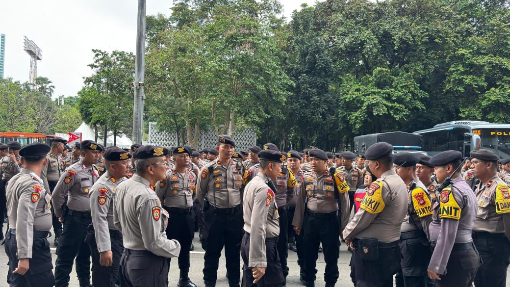 Direktorat Samapta Polda Metro Jaya Laksanakan Pelayanan/Pengamanan Pertandingan BRI Liga 1 Persija vs Arema FC