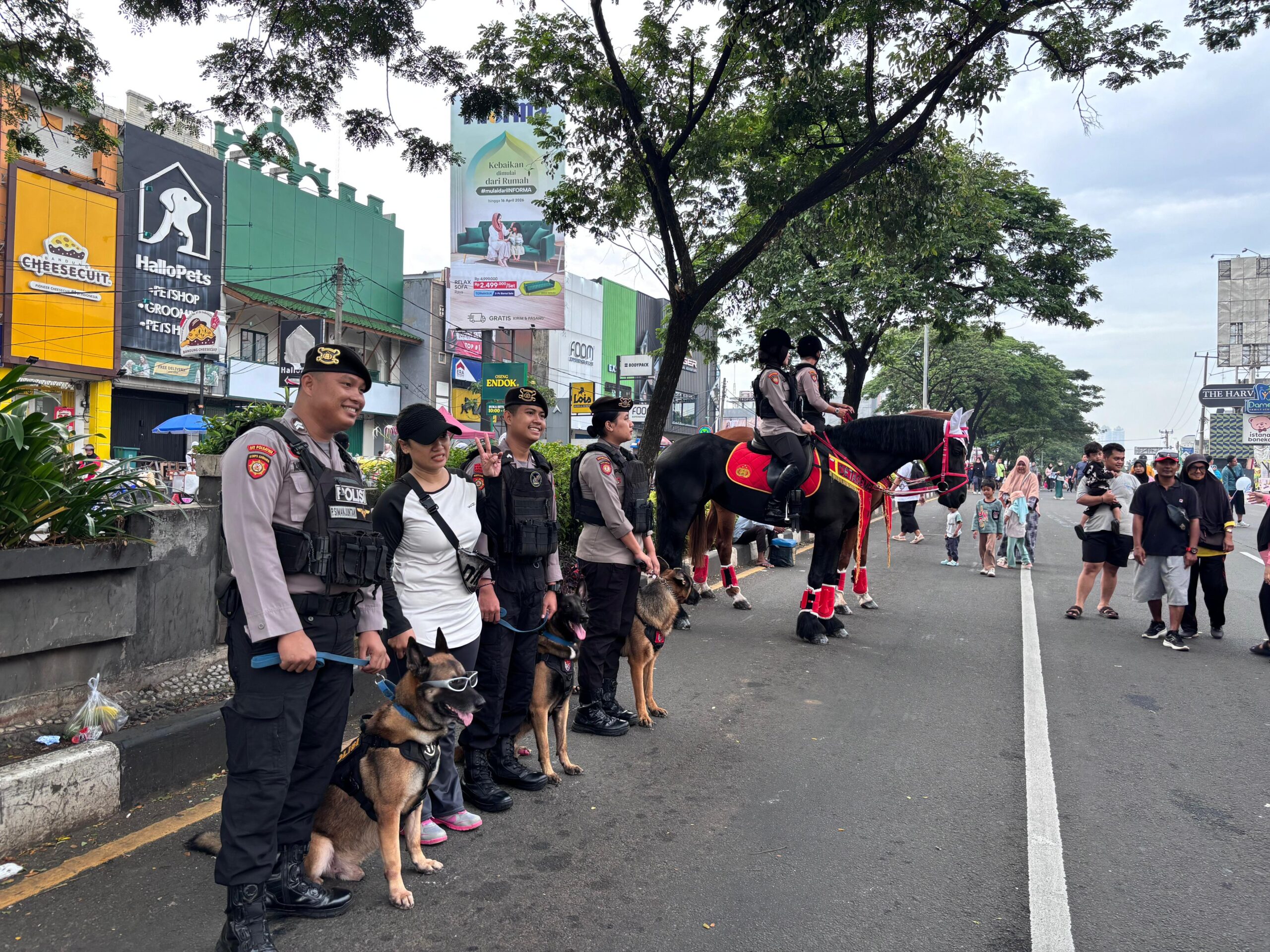 Korsabhara Baharkam Polri Amankan CFD Margonda Depok, Kehadiran Satwa K-9 Curi Perhatian Warga