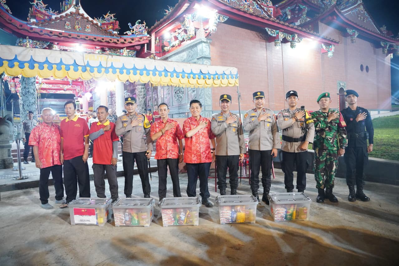 Pastikan Malam Imlek Aman, Kapolda Sumsel Tinjau Pengamanan Sejumlah Klenteng di Palembang