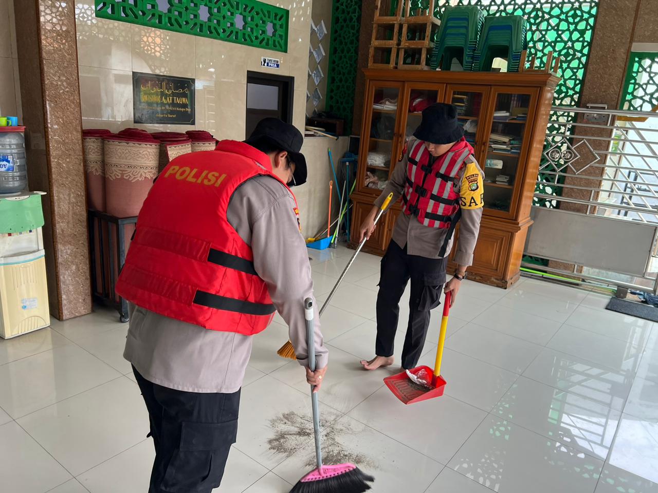 Direktorat Samapta Polda Metro Jaya Laksanakan Kurvey Rumah Ibadah di Kebon Jeruk