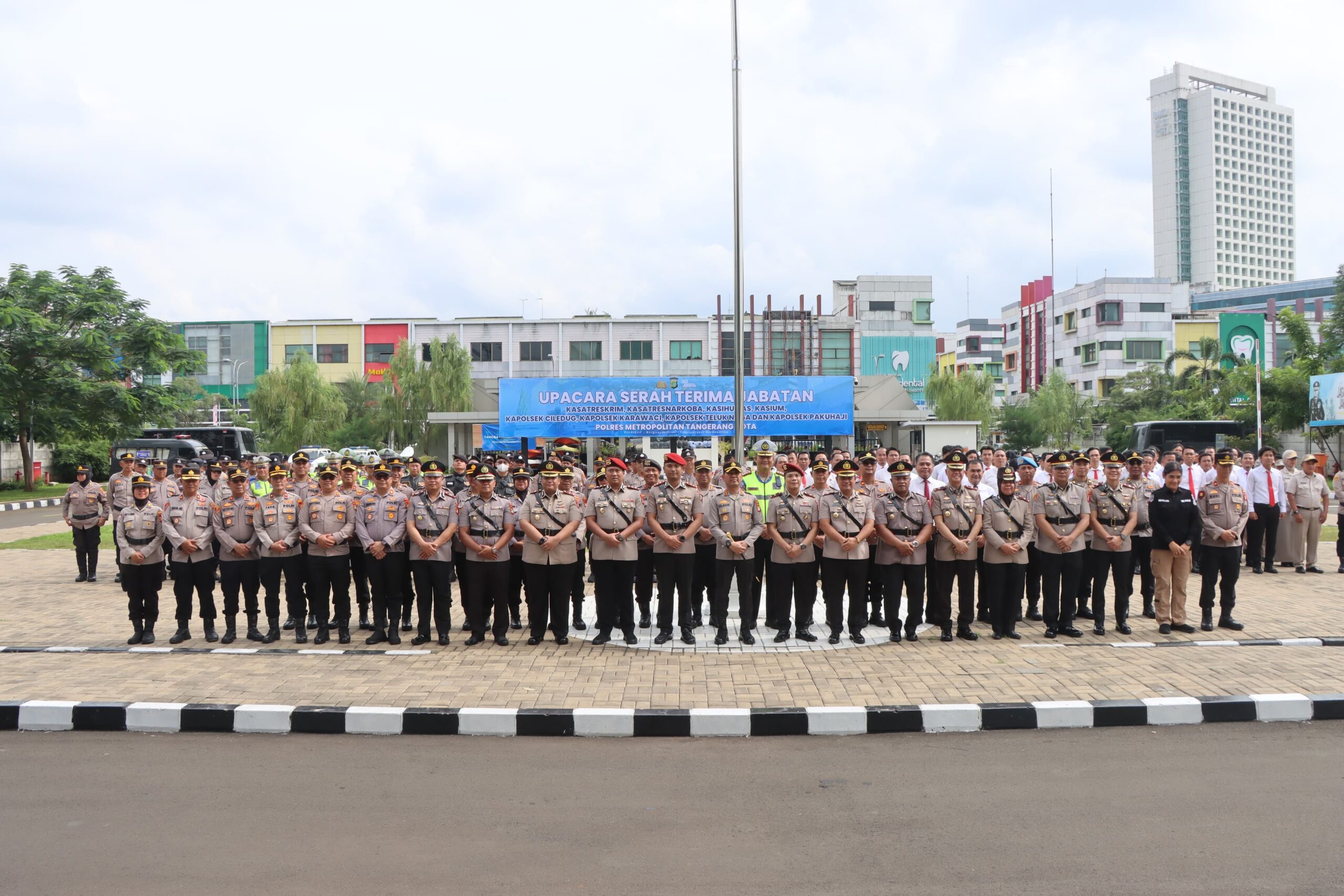 Kapolres Metro Tangerang Kota Pimpin Sertijab 7 Pejabat Utama dan Kapolsek Jajaran