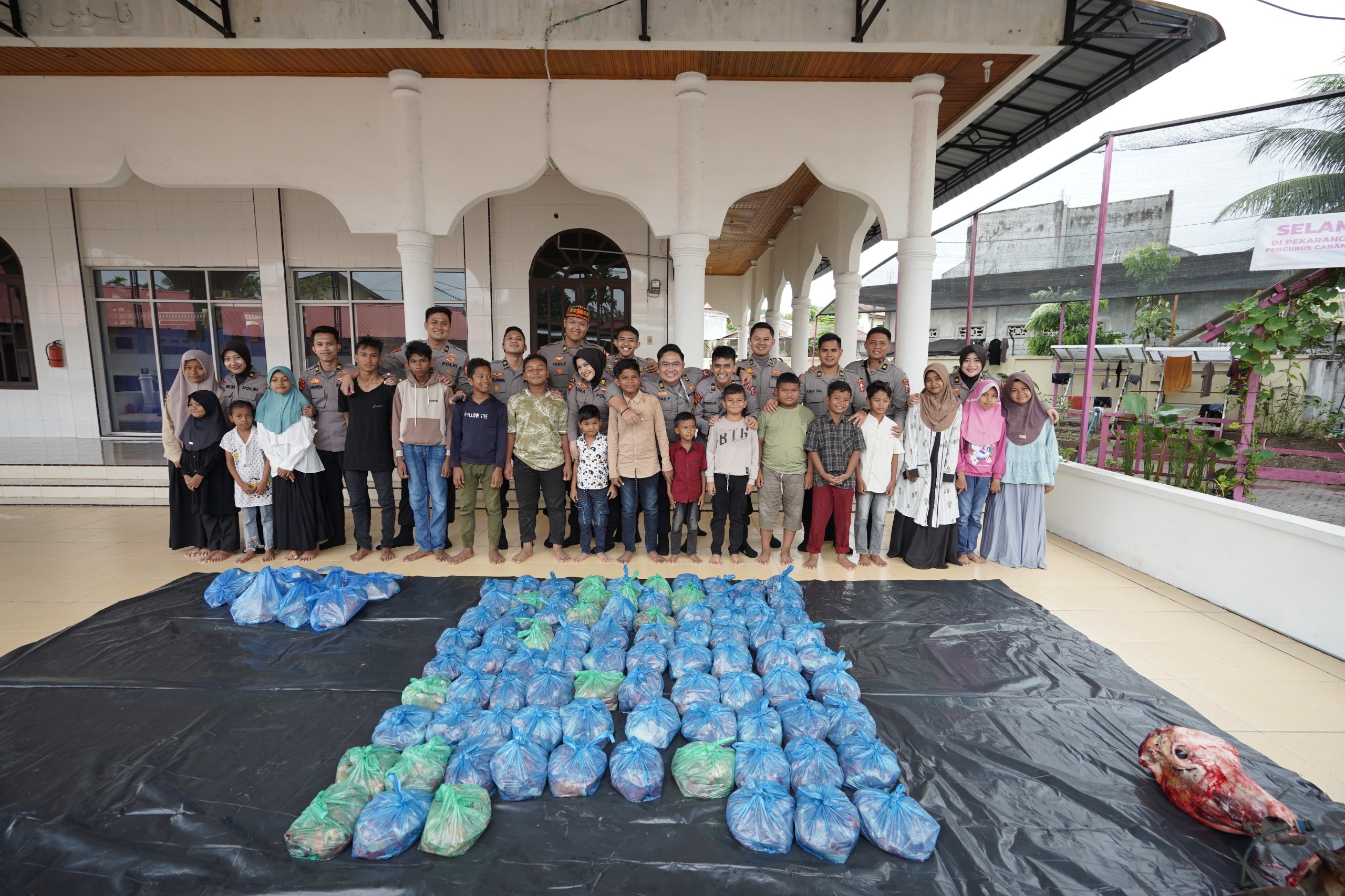 Kepala Desa (Keuchik) Gampong Blang : Apresiasi Mahasiswa STIK Angkatan 83 Bantu warga Aceh 70 Ekor Sapi