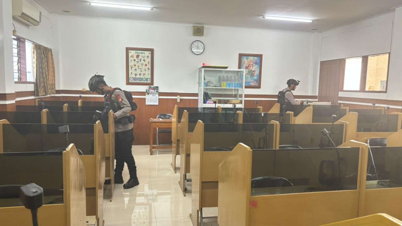 Respons Cepat Brimob Polda Metro Jaya Hadapi Ancaman Bom di SMA Jatinegara