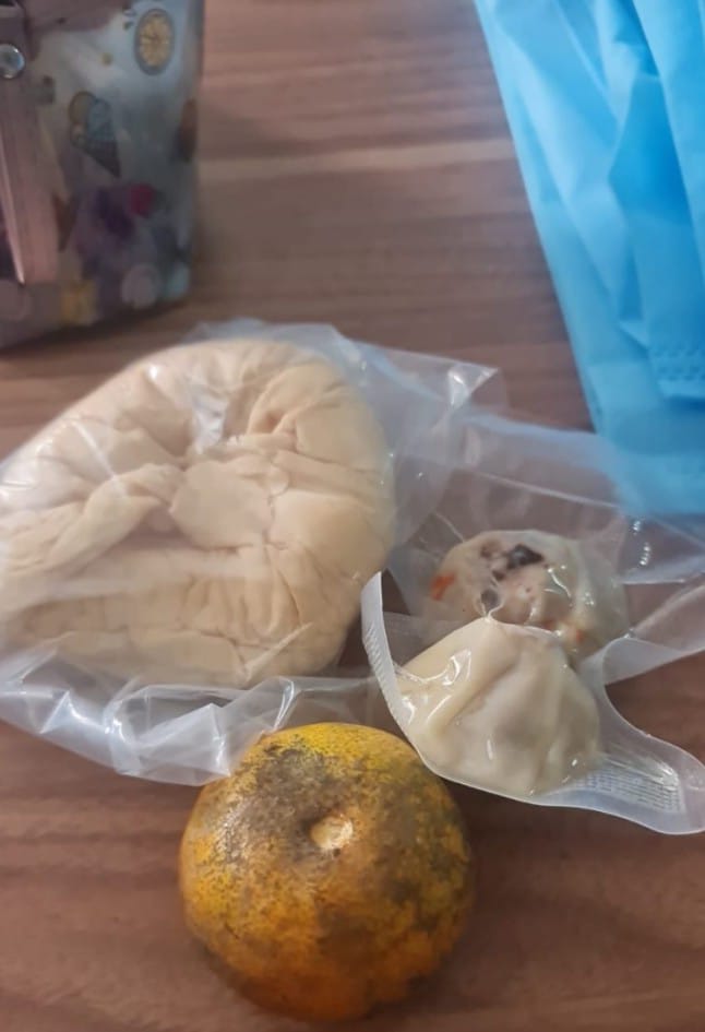 Wali Murid Keluhkan Menu MBG di SDN 02 Jombang Ciputat, Isinya hanya susu, Roti dan Jeruk