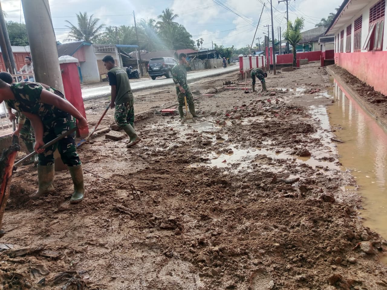 Gerak Cepat Pascabanjir, SDN 153065 Lopian 2 Kembali Bersih dan Siap Operasional