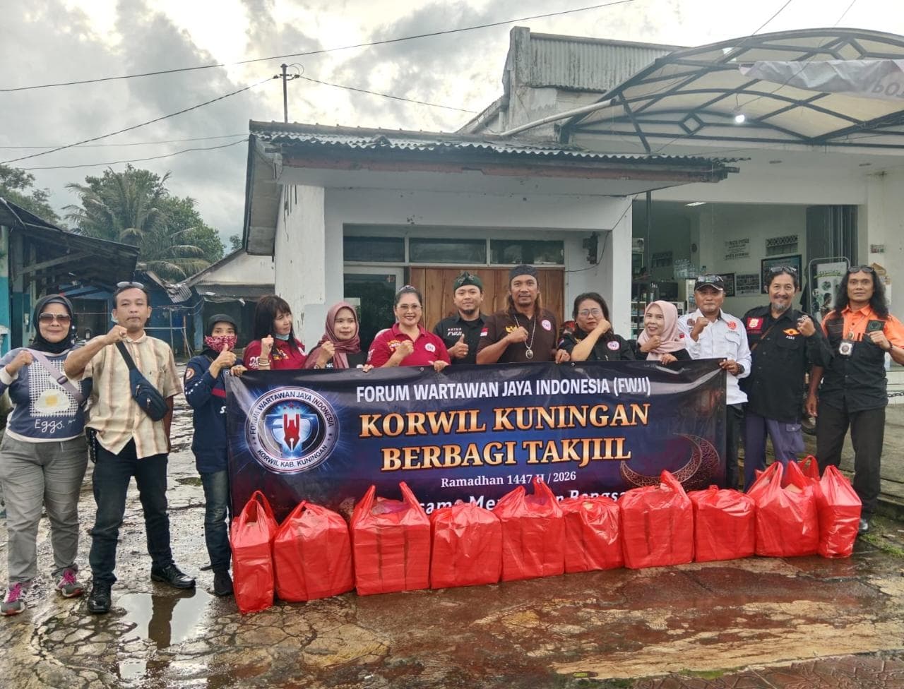 FWJI Korwil Kuningan Bagikan 500 Paket Takjil di Cilimus, Wujud Kepedulian di Bulan Suci Ramadhan