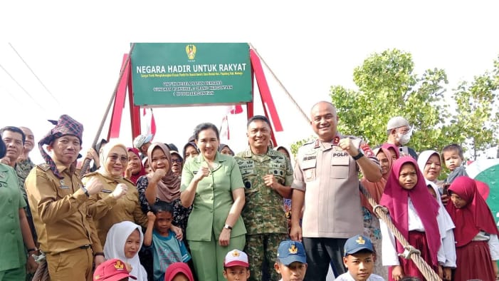 Jembatan Gantung Garuda Sungai Paniki Resmi Digunakan, Warga Desa Bonda: Terima Kasih Presiden!