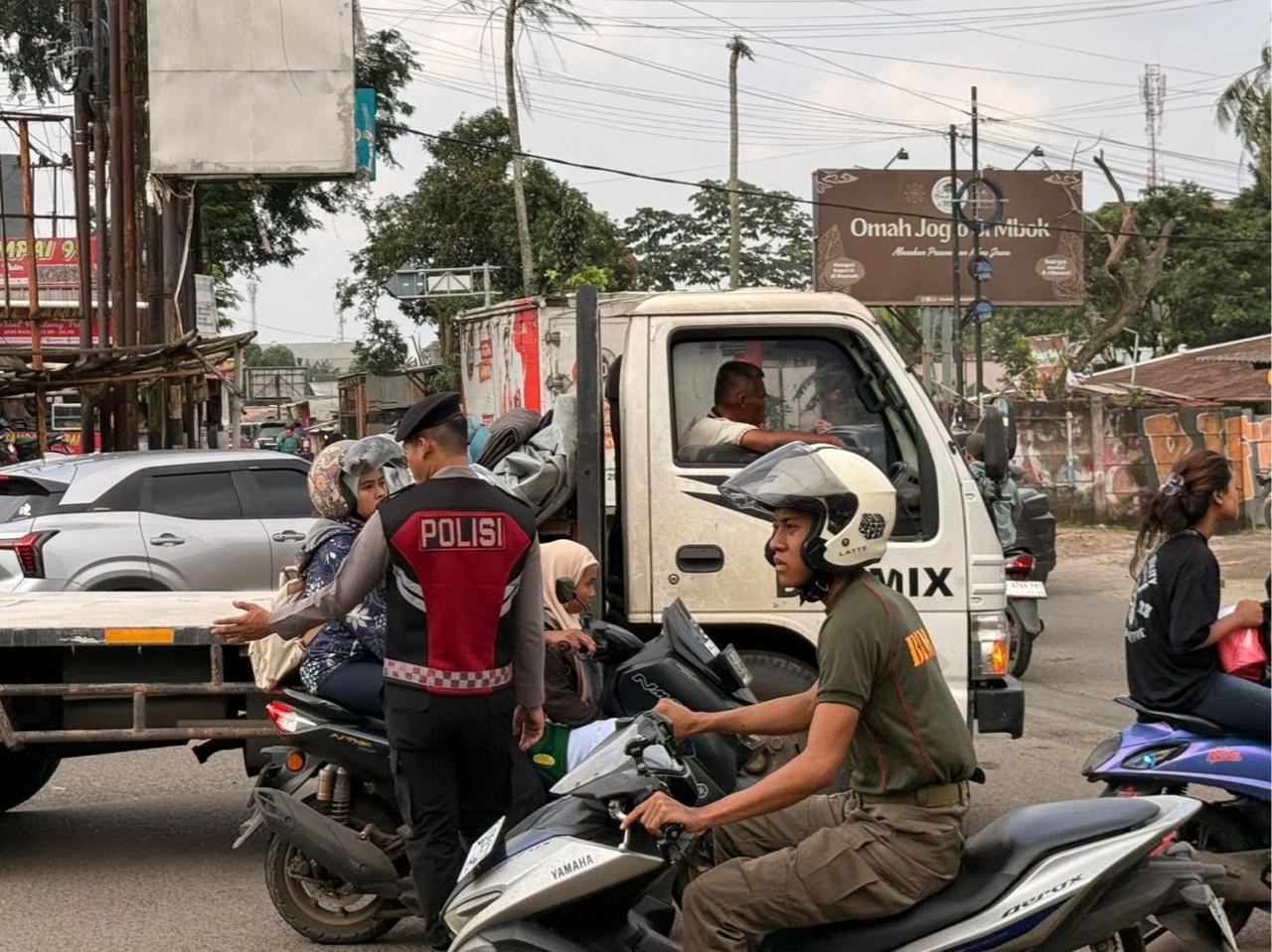 Pastikan Arus Lalin Lancar, Korsabhara Baharkam Polri Terjunkan Personel di Simpang UI hingga Cikeas