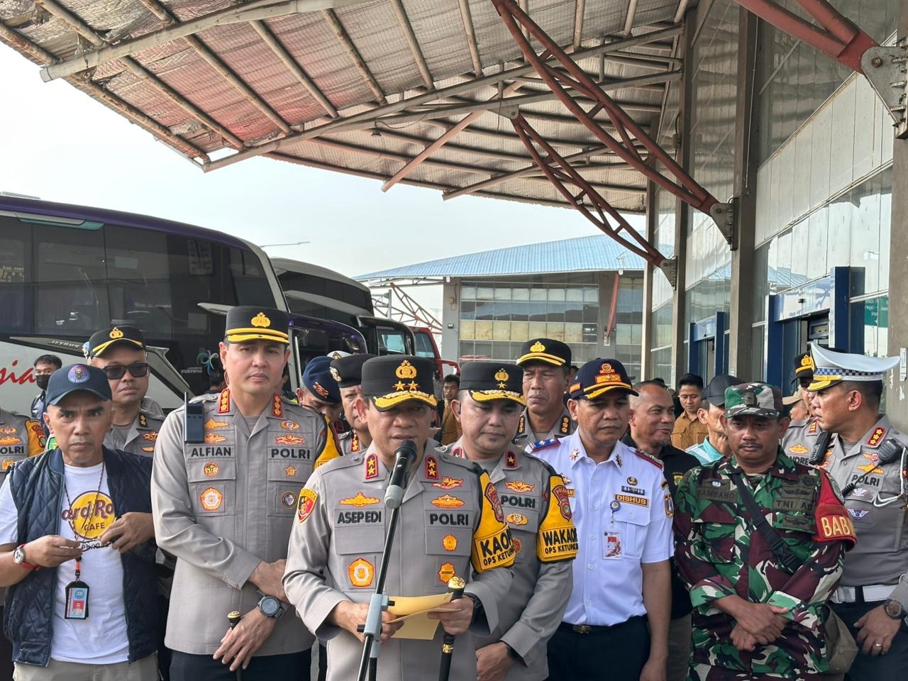 Kapolda Metro Jaya Cek Terminal Pulogebang, 6.812 Personel Disiagakan Amankan Lebaran