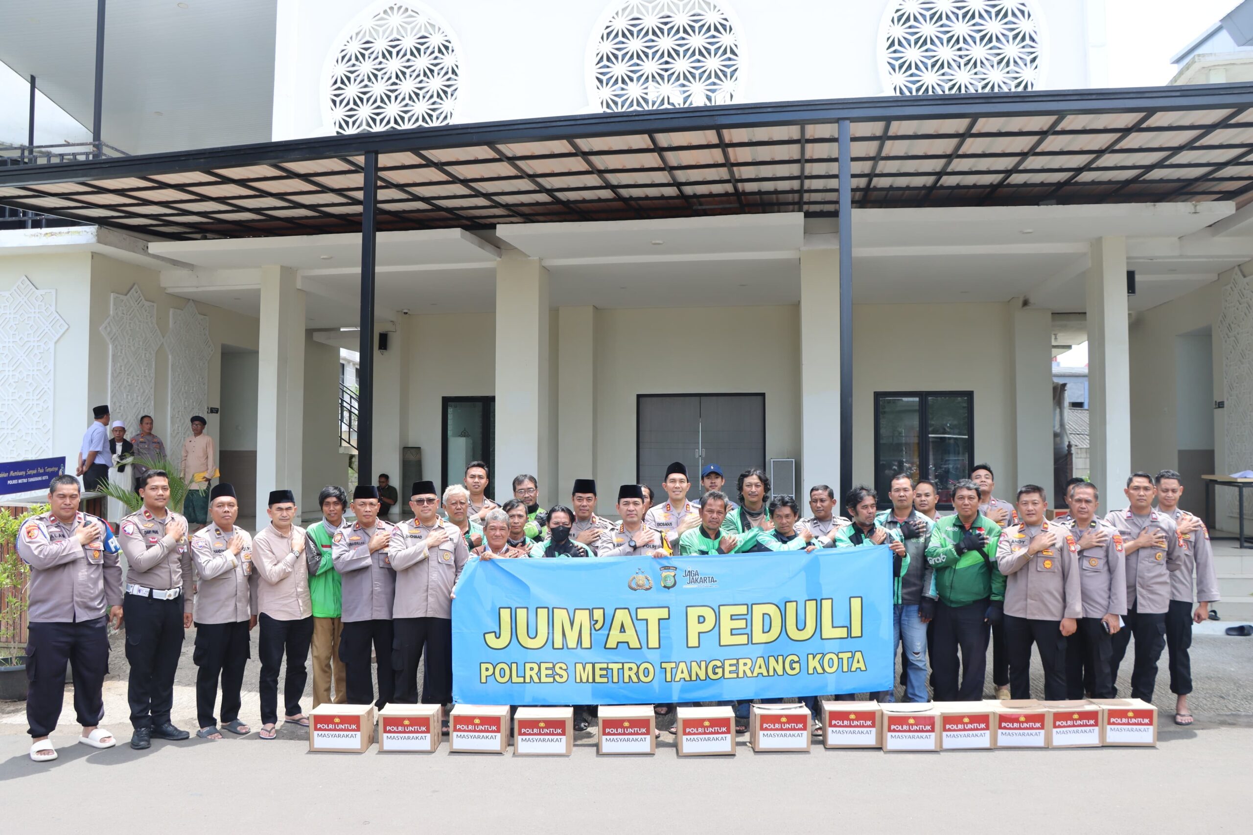 Polres Metro Tangerang Kota Rangkul Komunitas Ojol Lewat Program Jumat Peduli