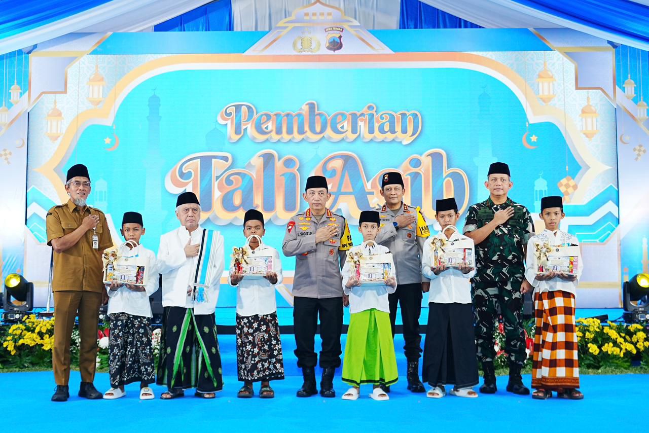 Safari Ramadan di Jateng, Kapolri Ajak Seluruh Elemen Bersatu Wujudkan Indonesia Emas 2045