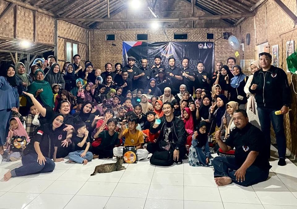 234 SC PC Pamulang Bagikan Sembako dan Hibur Anak-anak di Kampung Pemulung Saung Jingga