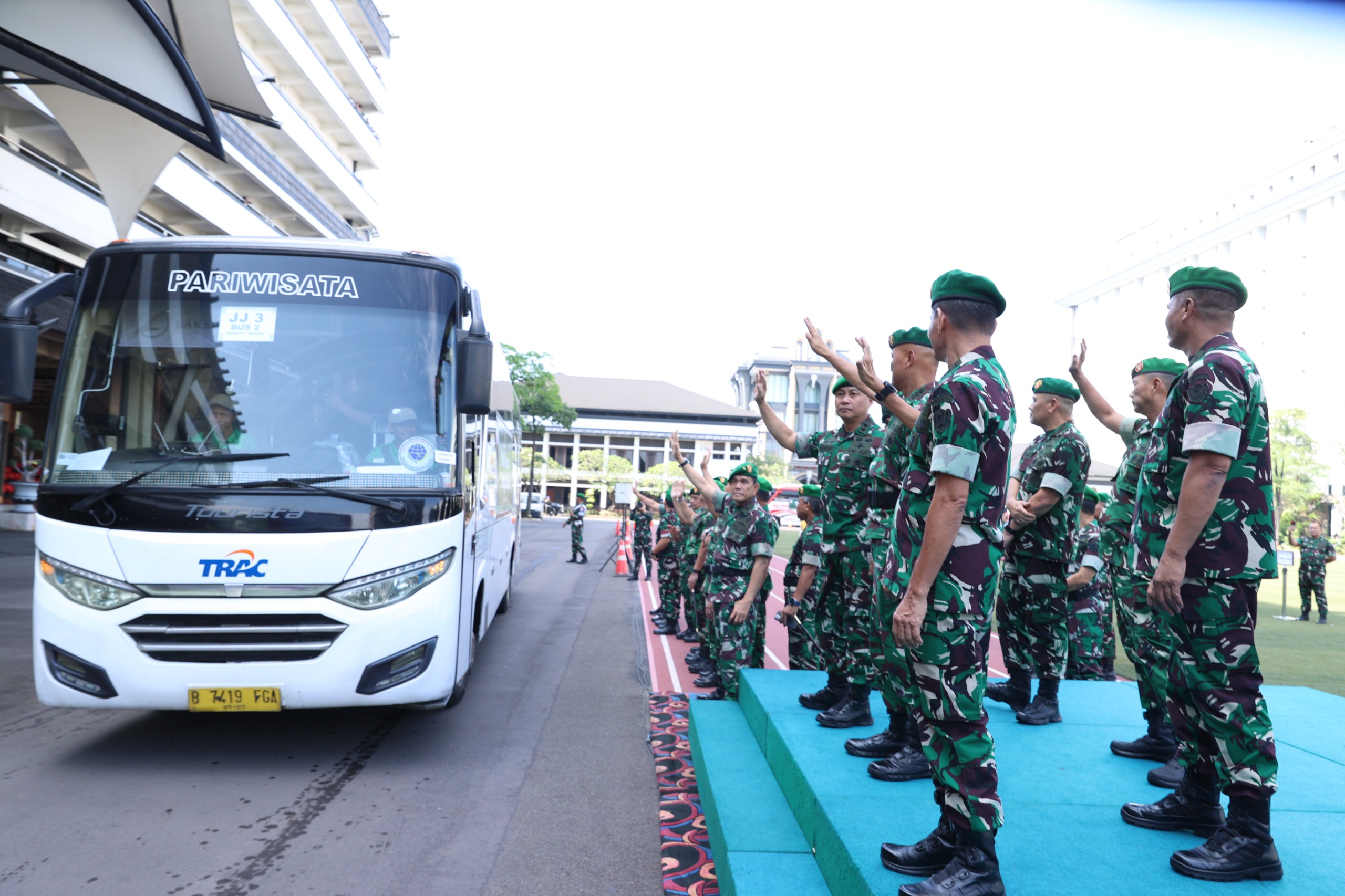 Pertahankan Tradisi Lebaran, Mabesad Berangkatkan 1.535 Peserta Mudik Bersama
