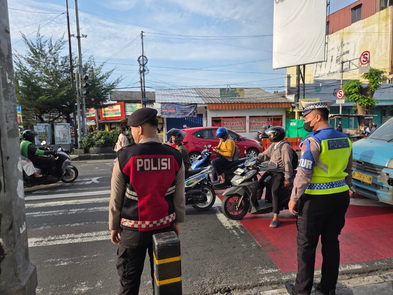 Jaga Kelancaran Arus Pagi, Personel Detasemen Perintis Korsabhara Baharkam Polri Tebar Personel di Titik Rawan Kemacetan