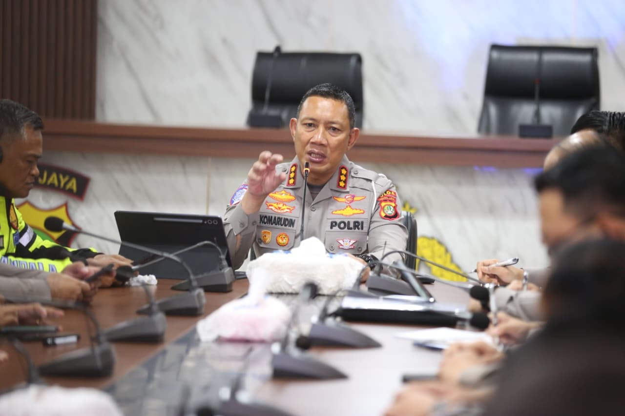 DIRLANTAS PMJ APRESIASI PLN JAGA TERANGNYA IDULFITRI: MASYARAKAT NYAMAN BERSILATURAHMI TANPA KENDALA LISTRIK