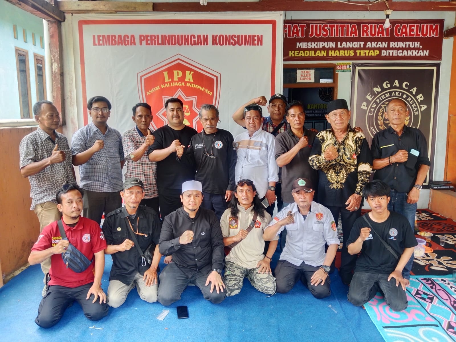 Perkuat Perlindungan Konsumen, FWJ Indonesia dan LPK AKI Gelar Halal Bihalal