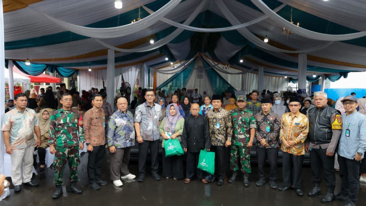 Sekda Tangsel Buka Bazar Ramadan di Pamulang, Fasilitasi Masyarakat Berburu Sembako Murah
