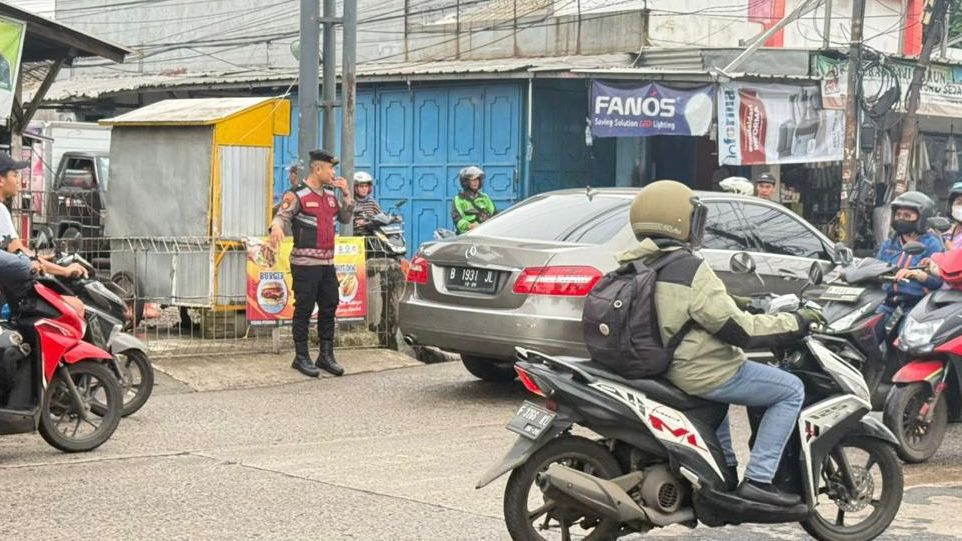 Wujud Nyata ‘Siap Terlihat dan Bermanfaat’, Dirsamapta Terjunkan Personel Amankan Simpang Strategis